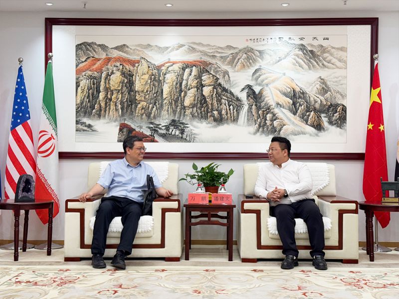 深化产学研融合|红旗区委常委、组织部部长万鹏,区人社局局长许娟一行赴世界杯官方入口·(中国)官方网站调研人才建设工作